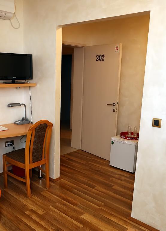 Apartmani Amaro Újvidék Szoba fotó